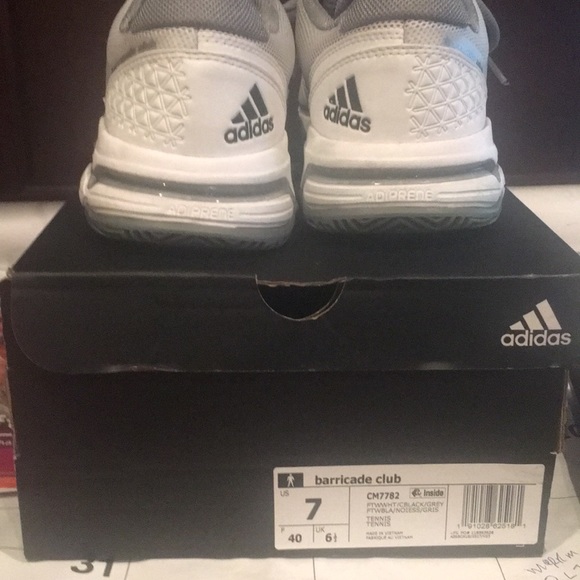 barricade club tennis shoes